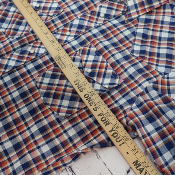 Wrangler VTG  Women Button Down Lot of 2 Shirts Pearl Snap Short Sleeve Plaid M - Picture 14 of 16